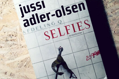 Boganmeldelse - Selfies af Jussi Adler Olsen